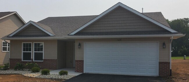 Building Photo - 1750 Meadowlark Ln