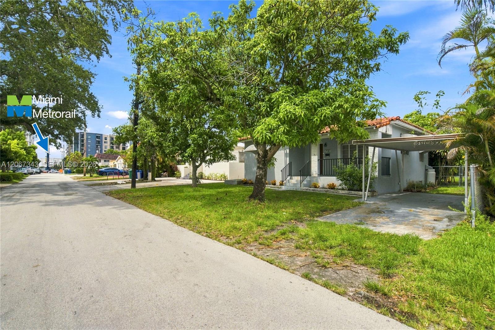 Building Photo - 2920 SW 38th Ct