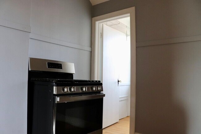 Building Photo - 5938 W 64th St