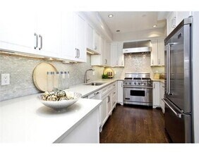 Building Photo - 410 Boylston St