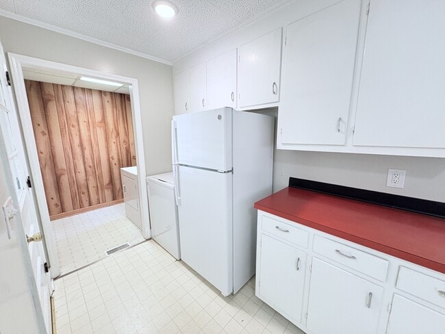 Building Photo - 103 Clarendon Dr