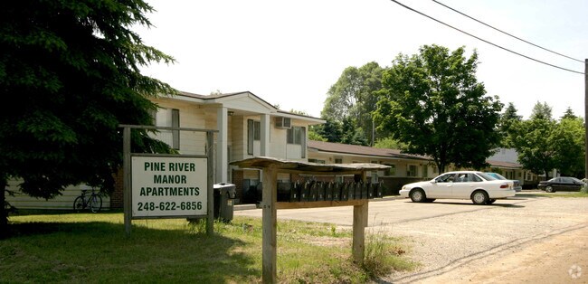 Building Photo - Pine River Apartments