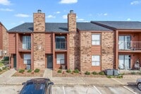 Building Photo - Adorable 2/2 Condo Available For Immediate...