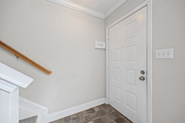 Building Photo - Lovely 2-Bed, 1.5 Bath Townhome in Quail Run of Charlotte!