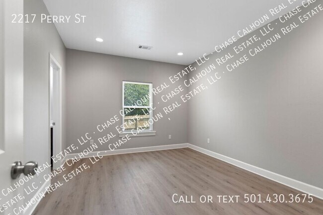 Building Photo - 2217 Perry St