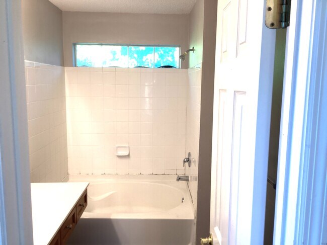 Building Photo - 5440 Rock Creek Ct