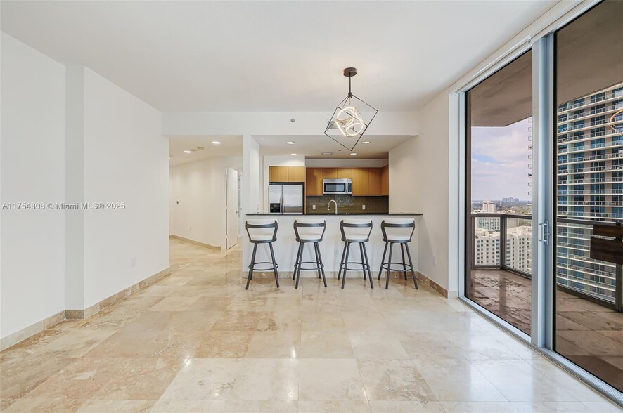 Building Photo - 1050 Brickell Ave