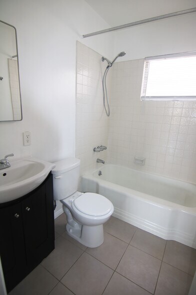 Building Photo - 4140 Verdugo Rd