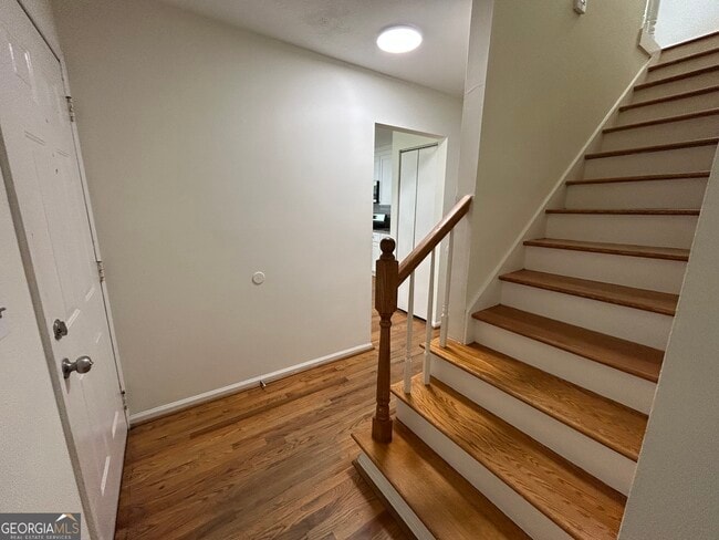 Building Photo - 745 Country Manor Way