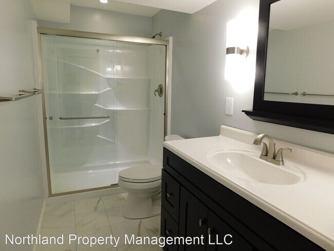 Building Photo - 2 br, 2.5 bath House - 1505 Kent #2