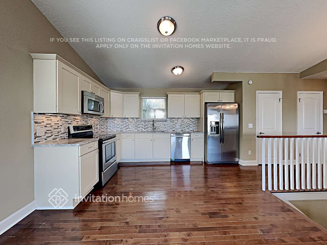 Building Photo - 410 4th St S