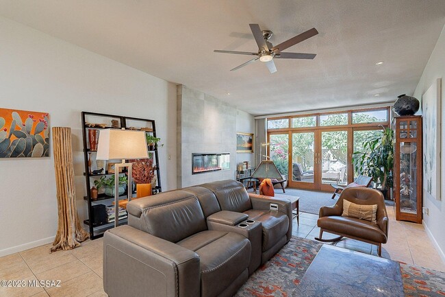 Building Photo - Charming Northwest 2 Bed. 2 Ba. Townhome  ...