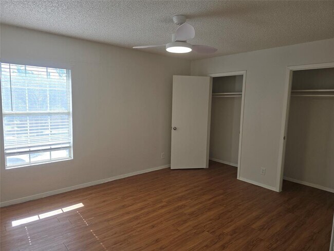 Building Photo - 7108 Creekside Dr