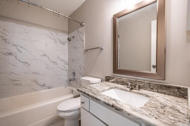 Building Photo - 1601 N Bryant St