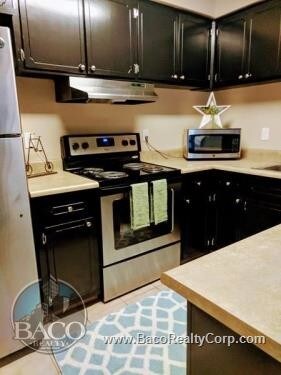 Building Photo - Villa East Apartments