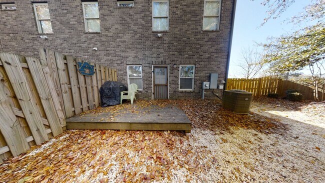 Building Photo - Heisman Villa Townhome