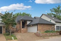 Building Photo - 9131 Valley Chapel Ln