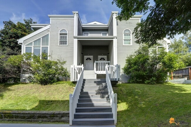 Building Photo - Spacious and bright condo located in a quiet area that boasts the perfect combination of style an...
