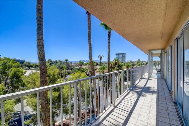 Building Photo - 3111 Bel Air Dr