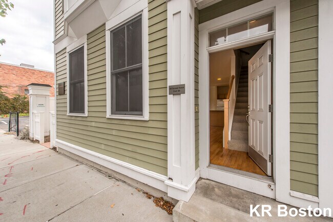 Primary Photo - 137 2nd St