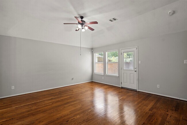 Building Photo - 6907 Birnam Garden Lane