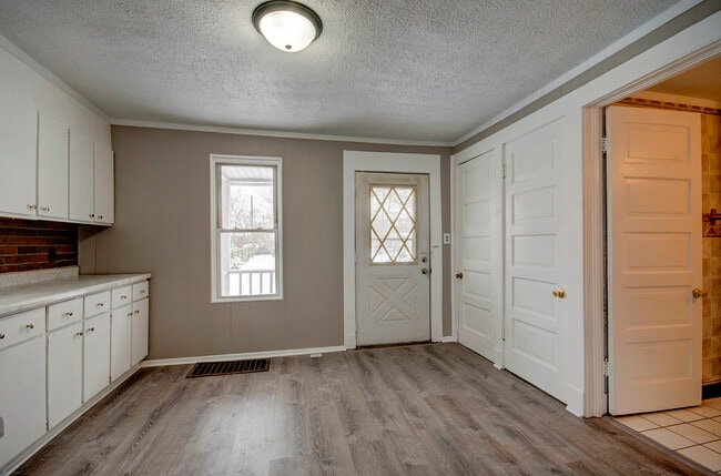 Building Photo - 306 Lime St