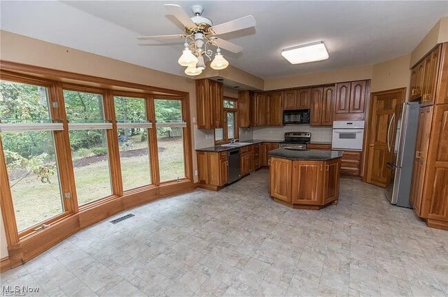 Building Photo - 7264 Forestwood Dr