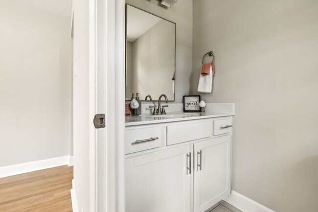Building Photo - Sango Beauty With Finished Basement!