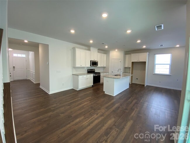 Building Photo - 14057 Lake Home Ln