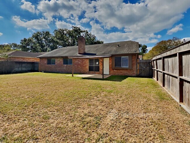 Building Photo - 15135 Tresch Ln