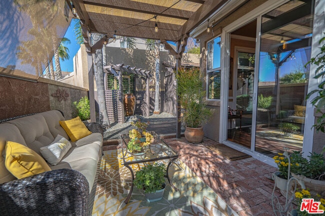 Building Photo - 27887 Skycrest Cir Dr