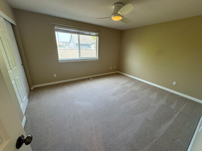 Building Photo - 3bd/2.5ba Renton Home