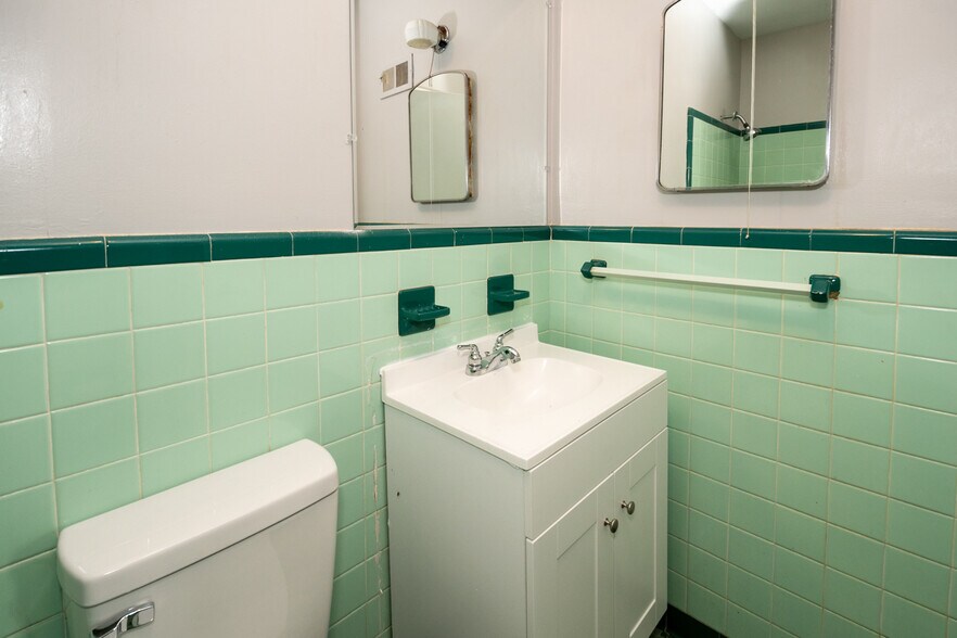 Building Photo - 1313 Hamrick St