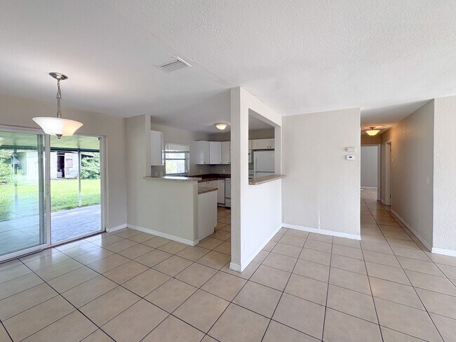 Building Photo - 284 17th St NE