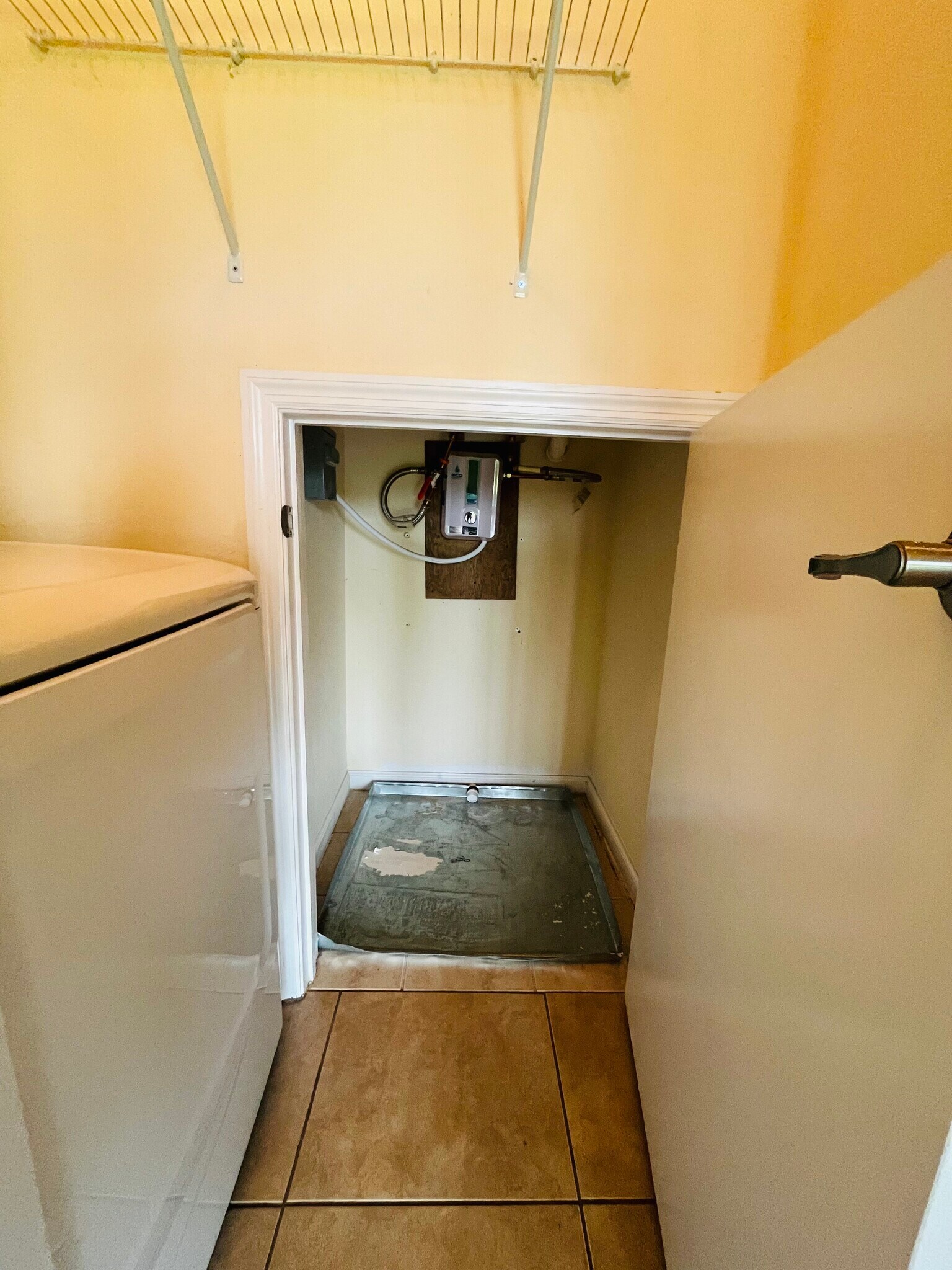hot water/storage - 3161 NW 33rd St