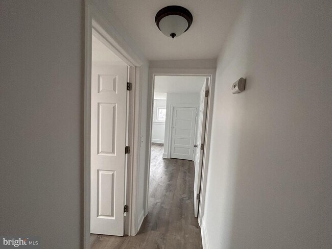 Building Photo - 1067 S Clinton Ave