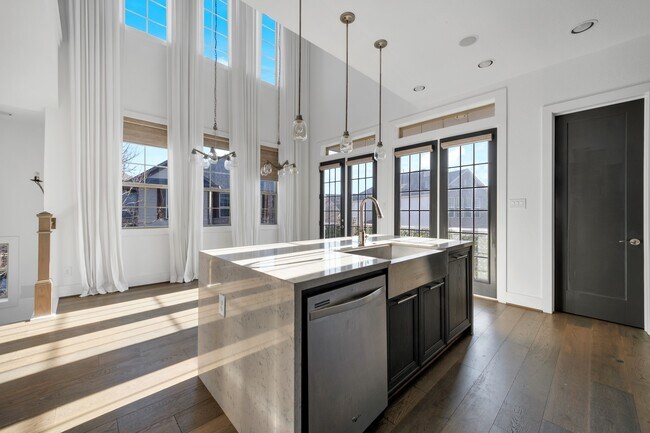 Building Photo - 9623 Towne Lake Pkwy