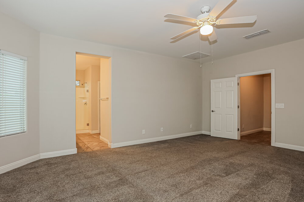 Building Photo - 10820 E Topaz Ave