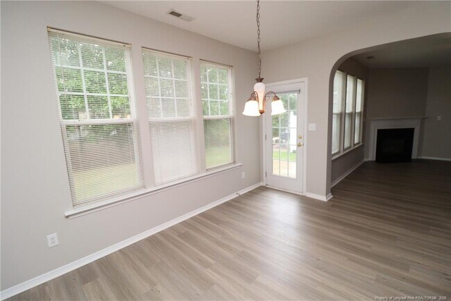 Building Photo - 104 Bell Tower Way