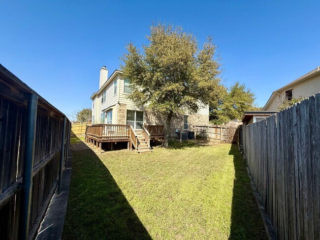 Building Photo - 5 bedroom, 3 bathroom home off TPC Parkway!