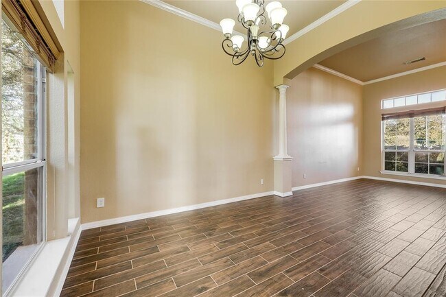 Building Photo - 9200 Hurley Cove