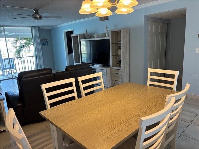 Building Photo - 7540 Bay Island Dr S