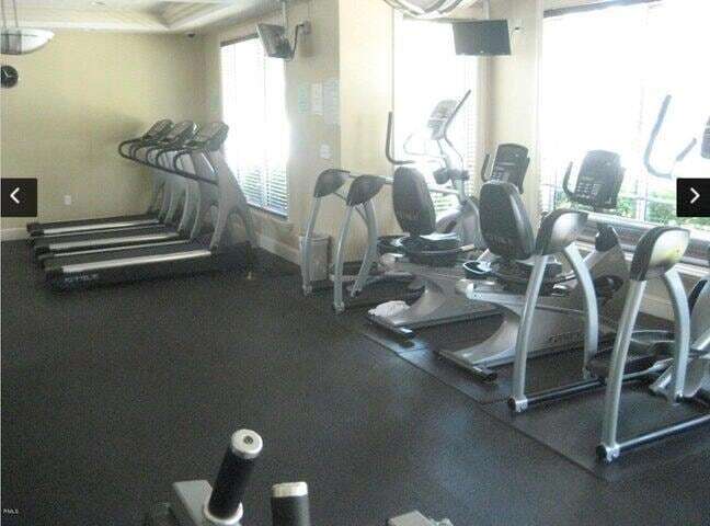 Building Photo - 804 E Windward Way