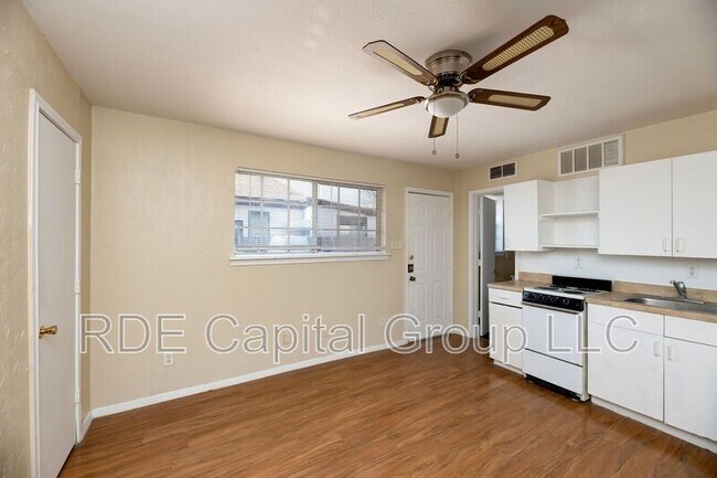 Building Photo - 4515 Columbia Ave