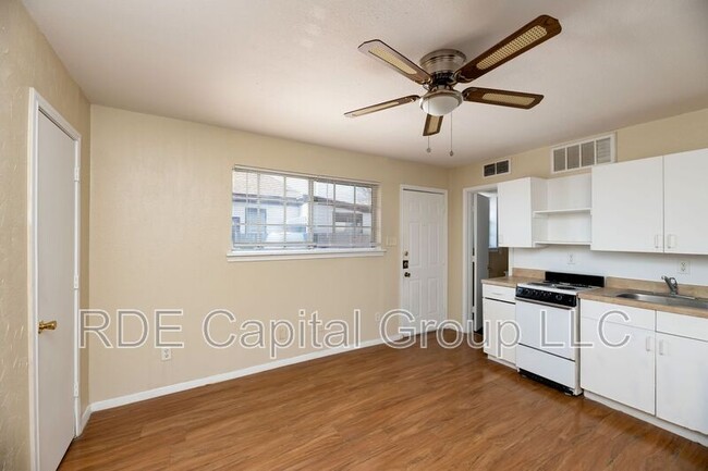 Building Photo - 4525 Columbia Ave