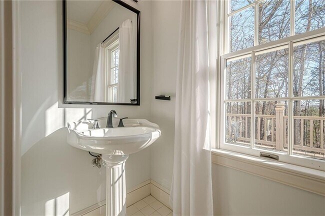 Building Photo - 34 Johnston Row NW