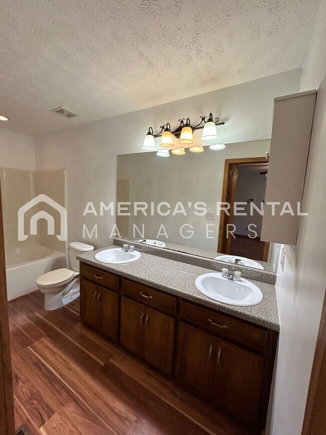 Building Photo - Home for rent in Lincoln!!! Available NOW!!!