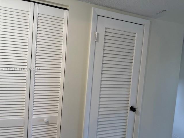 Building Photo - 6101 N Falls Cir Dr