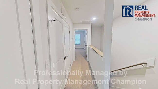 Building Photo - Newly Constructed Luxury Townhomes in Porters Neck