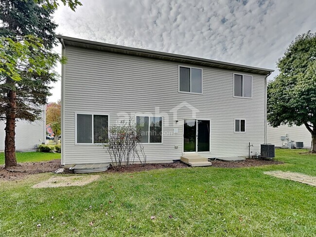 Building Photo - 818 Glen Cove Ln